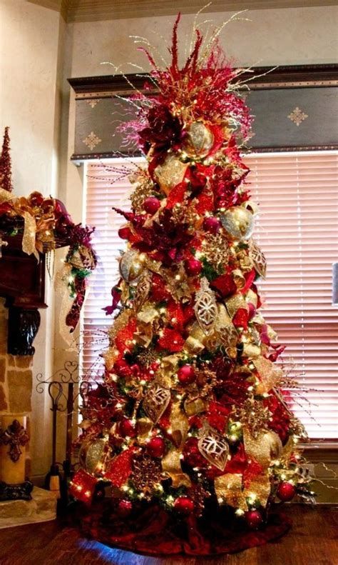 Stunning Christmas Tree Decorations Ideas For Inspiration 18