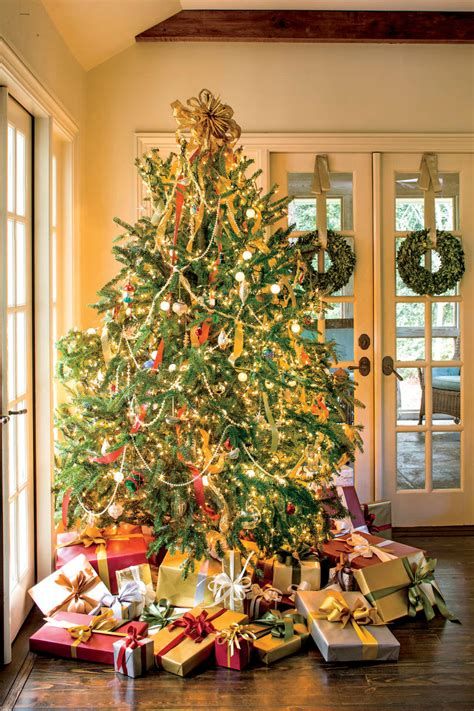 Stunning Christmas Tree Decorations Ideas For Inspiration 25