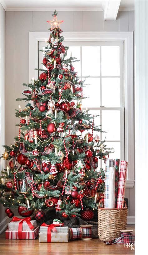 Stunning Christmas Tree Decorations Ideas For Inspiration 27