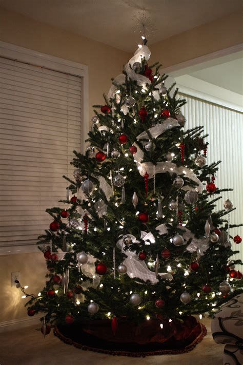 Stunning Christmas Tree Decorations Ideas For Inspiration 30