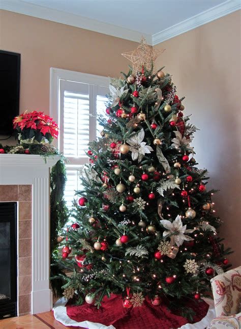 Stunning Christmas Tree Decorations Ideas For Inspiration 32