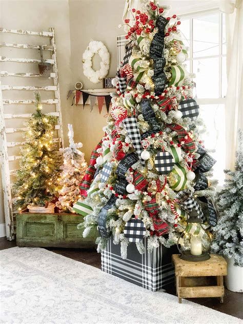 30+ Stunning Christmas Tree Decorations Ideas For Inspiration - PinMomStuff