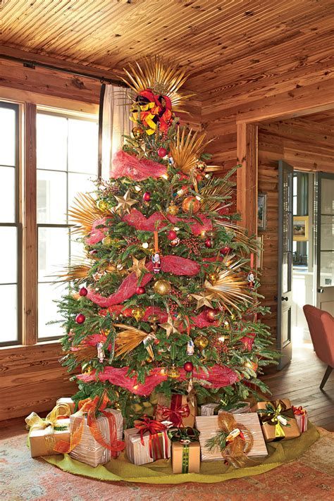 Stunning Christmas Tree Decorations Ideas For Inspiration 36