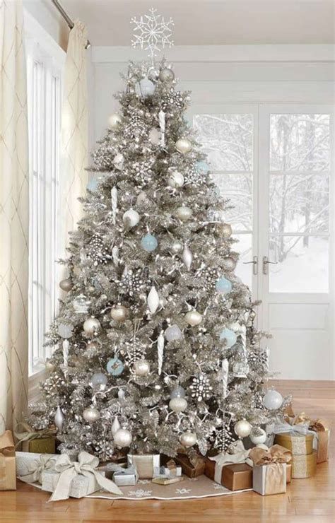 Stunning Christmas Tree Decorations Ideas For Inspiration 38