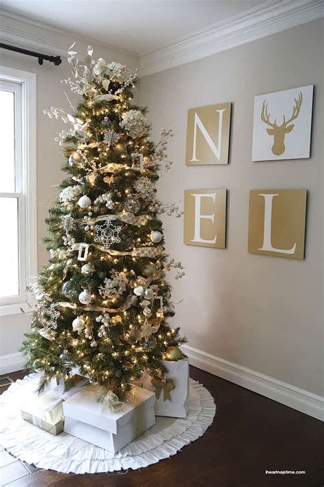 Stunning Christmas Tree Decorations Ideas For Inspiration 40