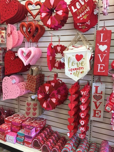 Amazing Valentines Day Decorations Dollar Tree Ideas 11