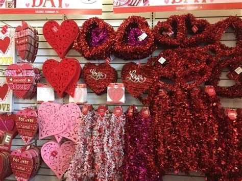 Amazing Valentines Day Decorations Dollar Tree Ideas 44