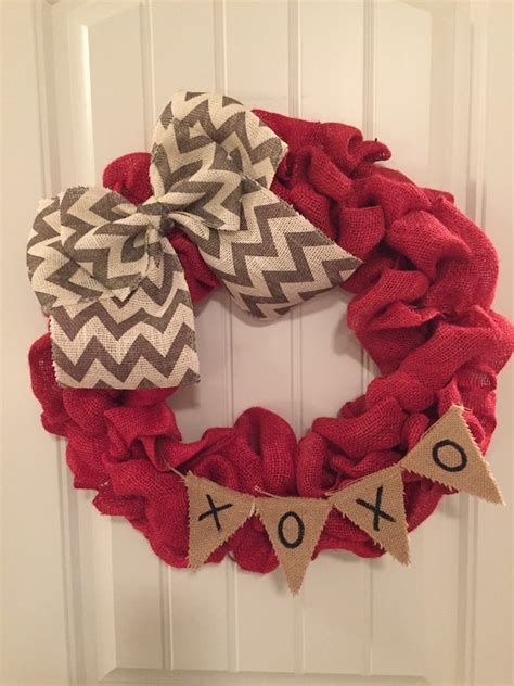 Awesome Burlap Valentine Decorations Ideas 04