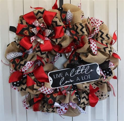 Awesome Burlap Valentine Decorations Ideas 09