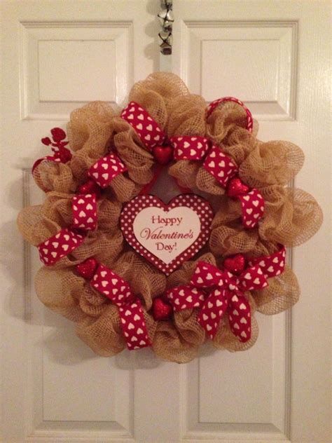 Awesome Burlap Valentine Decorations Ideas 17