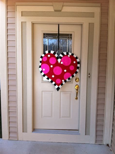 Awesome Burlap Valentine Decorations Ideas 18