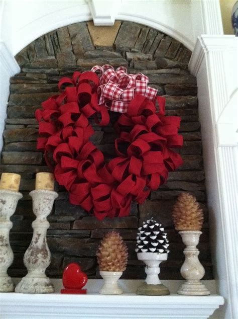 Awesome Burlap Valentine Decorations Ideas 22