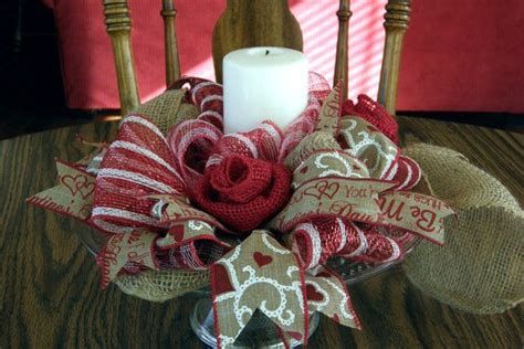 Awesome Burlap Valentine Decorations Ideas 27