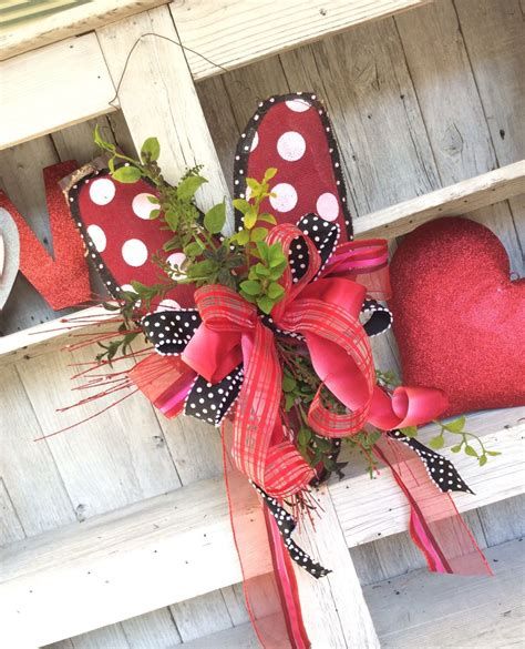 Awesome Burlap Valentine Decorations Ideas 30