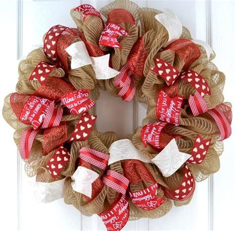 Awesome Burlap Valentine Decorations Ideas 31