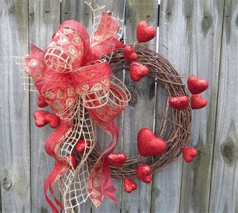 Awesome Burlap Valentine Decorations Ideas 32