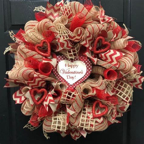 Awesome Burlap Valentine Decorations Ideas 33