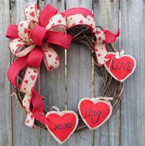 Awesome Burlap Valentine Decorations Ideas 36