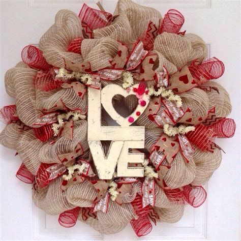 Awesome Burlap Valentine Decorations Ideas 41