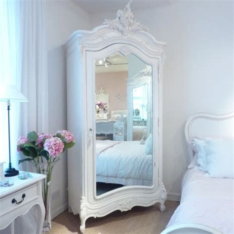 Awesome French Shabby Chic Interiors Ideas 07