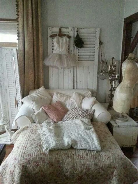 Awesome French Shabby Chic Interiors Ideas 15