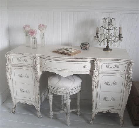 Awesome French Shabby Chic Interiors Ideas 19