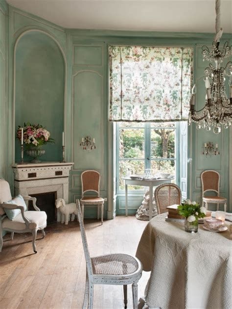 Awesome French Shabby Chic Interiors Ideas 43