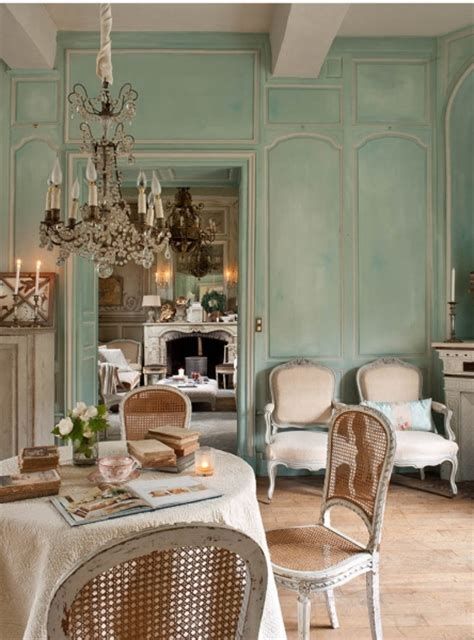 Awesome French Shabby Chic Interiors Ideas 44