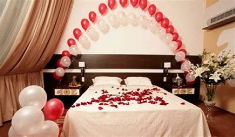 Classy Valentines Day Bedroom Decorations Ideas 10