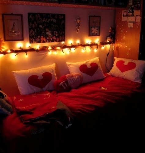 Classy Valentines Day Bedroom Decorations Ideas 20