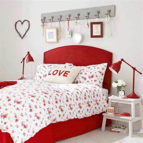 Classy Valentines Day Bedroom Decorations Ideas 23