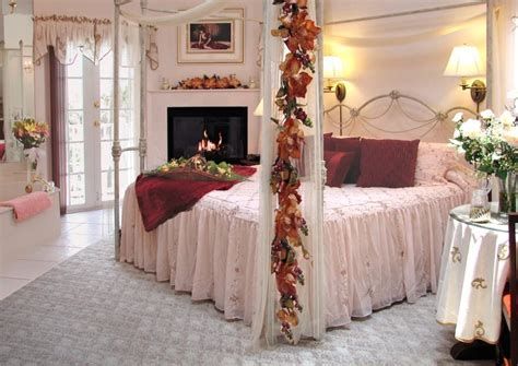 Classy Valentines Day Bedroom Decorations Ideas 24