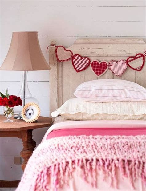 Classy Valentines Day Bedroom Decorations Ideas 42