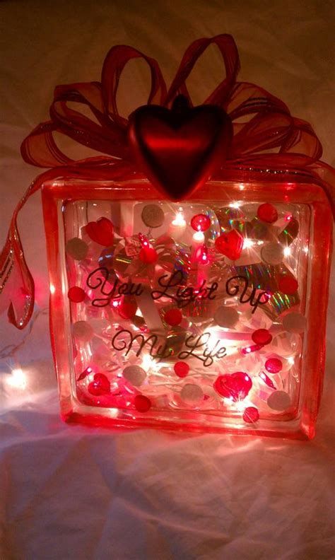 Comfy Lighted Valentine Window Decorations Ideas 02