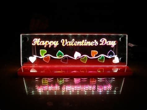 Comfy Lighted Valentine Window Decorations Ideas 05