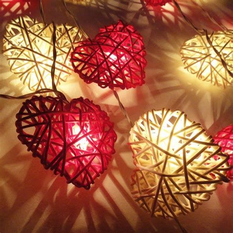 Comfy Lighted Valentine Window Decorations Ideas 09