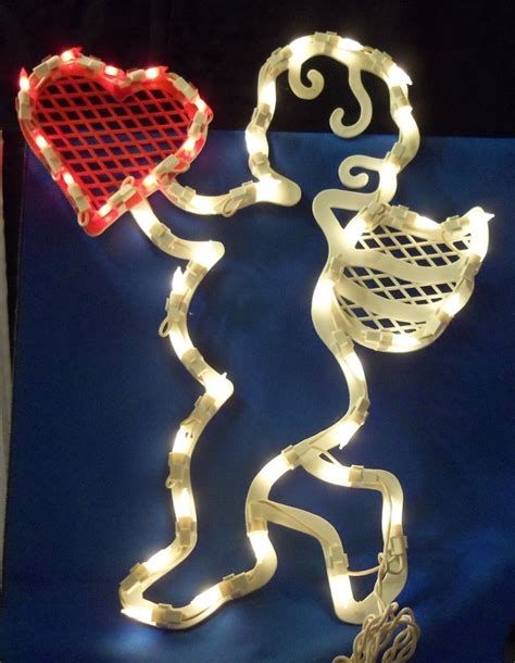 Comfy Lighted Valentine Window Decorations Ideas 17