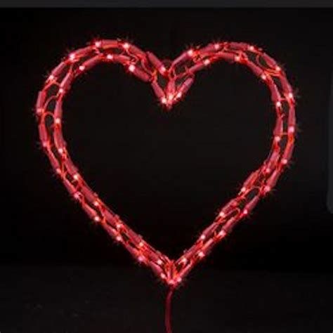 Comfy Lighted Valentine Window Decorations Ideas 19