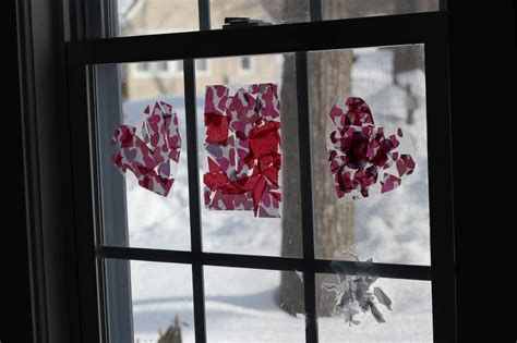 Comfy Lighted Valentine Window Decorations Ideas 26