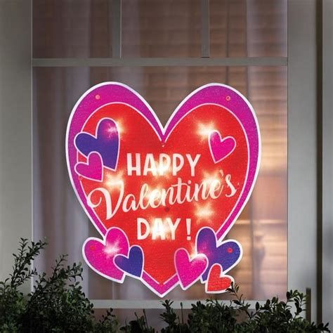 Comfy Lighted Valentine Window Decorations Ideas 27