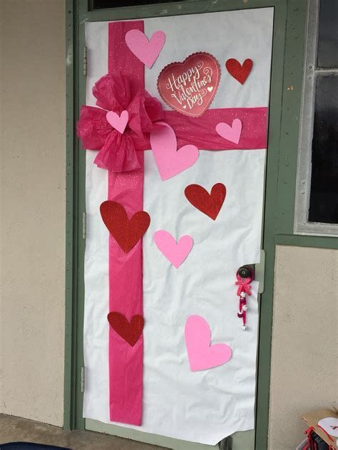 Cozy Valentines Day Classroom Door Decorations Ideas 01