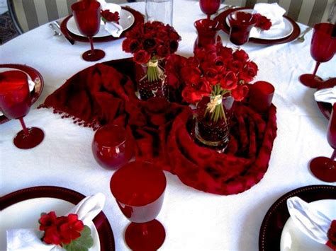Easy Valentine Dinner Table Decorations Ideas 26