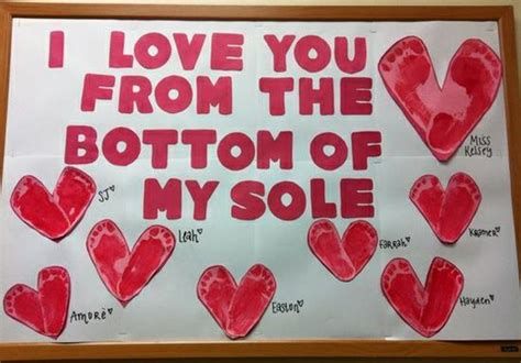 Easy Valentines Board Decorations Ideas 14