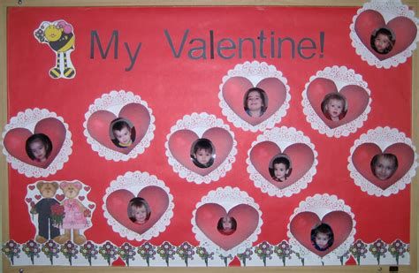 Easy Valentines Board Decorations Ideas 23