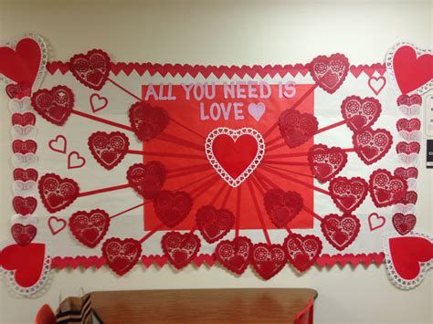 Easy Valentines Board Decorations Ideas 45