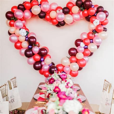 Gorgeous Valentines Stage Decoration Ideas 14