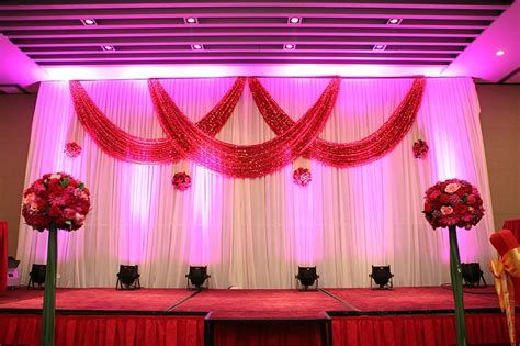 Gorgeous Valentines Stage Decoration Ideas 22