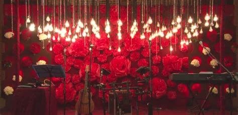 Gorgeous Valentines Stage Decoration Ideas 36