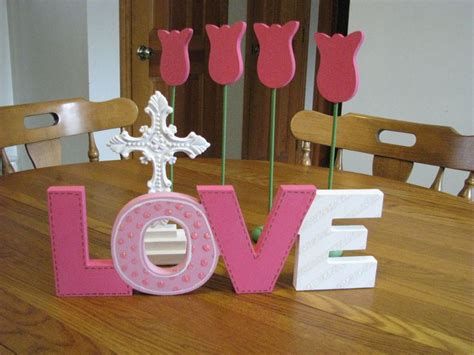 Impressive Valentines Day Hotel Lobby Decorations Ideas 01