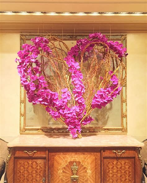 Impressive Valentines Day Hotel Lobby Decorations Ideas 38